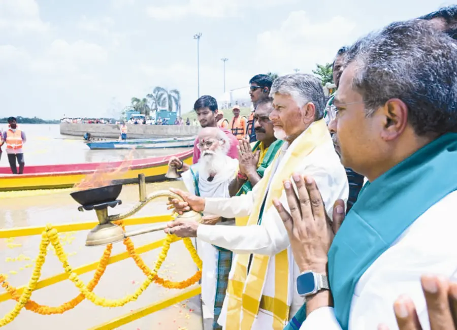 పట్టిసీమ ప్రాజెక్టు వల్లే కృష్ణా డెల్టాలో రైతులు సిరులు పండిస్తున్నారని ముఖ్యమంత్రి చంద్రబాబు నాయుడు అన్నారు. 2015 నుంచి ఇప్పటి వరకు పట్టిసీమ ద్వారా
