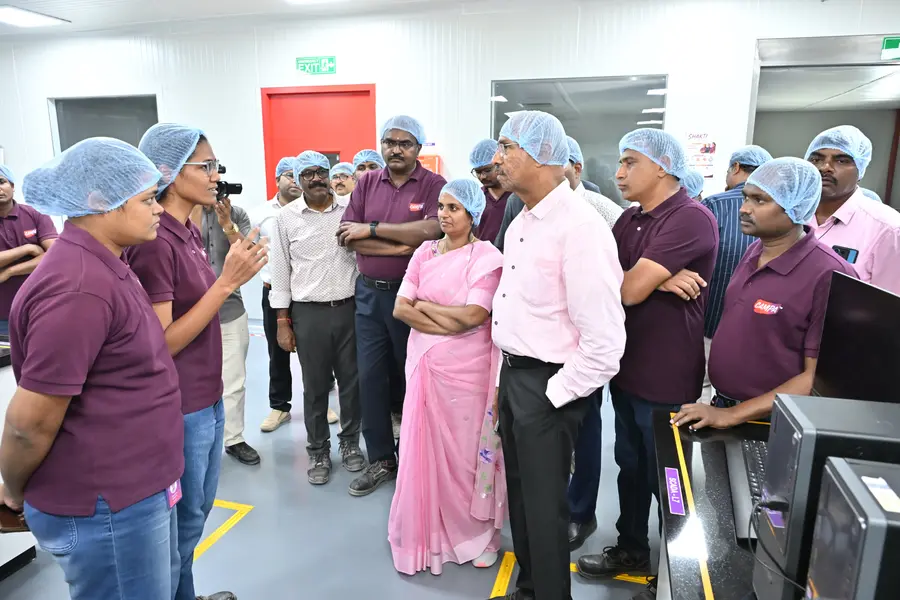 స్థానిక యువతకు ఉద్యోగాల్లో ప్రాధాన్యత
- ఎపి పిసిబి చైర్మన్ కృష్ణయ్య image 1