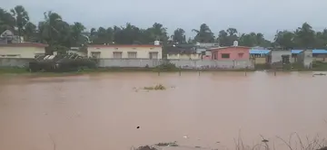 వర్షాలతో ఉప్పాడ అతలాకుతలం image 1