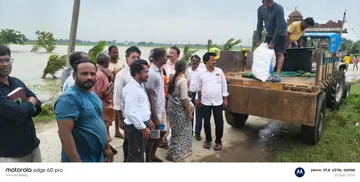 వరద ప్రభావిత ప్రాంతాల్లో పర్యటన image 1