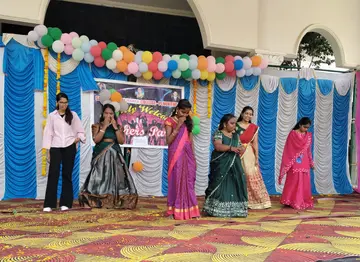 శ్రీ సత్యసాయి డిగ్రీ కళాశాలలో ఘనంగా ఫ్రెషర్స్ డే వేడుకలు image 1