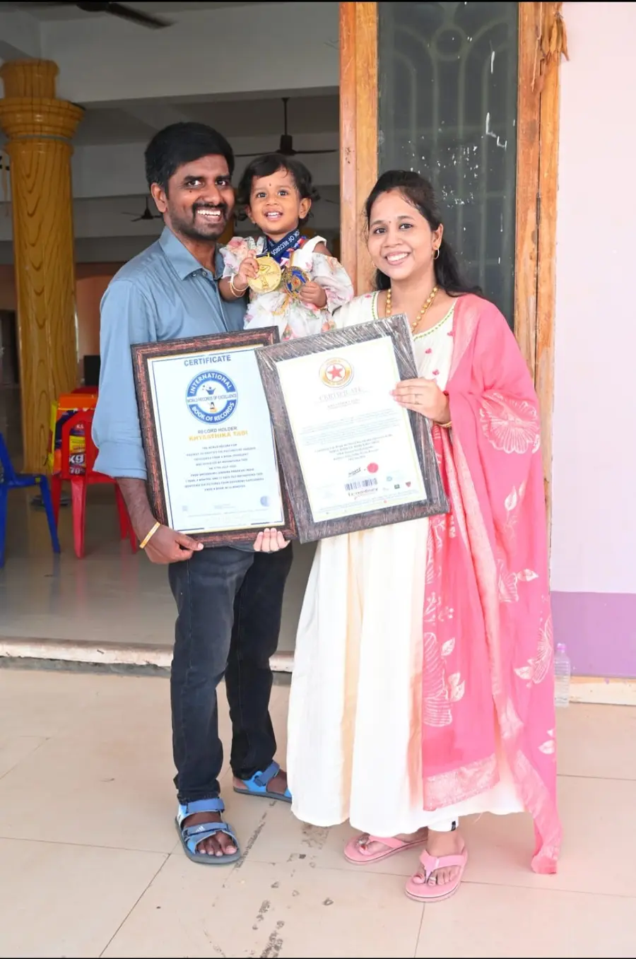 ప్రపంచ రికార్డులు సాధించిన చిన్నారి image 1