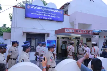 పలు పోలీస్‌ స్టేషన్లలో ఎస్పీ ఆకస్మిక తనిఖీలు...

పెండింగ్‌ కేసుల పరిష్కారానికి ఆదేశాలు... 

ఎన్నికల వేళ అప్రమత్తంగా ఉండాలని సూచన... image 1