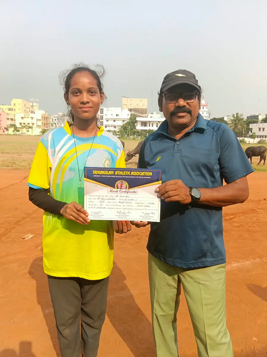 విద్యార్థినికి తృతీయ స్థానం image 1