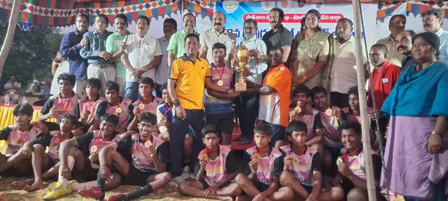 ఫుట్బాల్ విజేత ఉమ్మడి విశాఖ జట్టు image 1