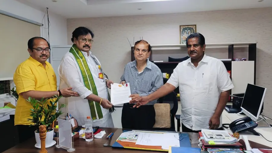 మిథున్‌రెడ్డిపై ఎస్ఈసీకి టీడీపీ ఫిర్యాదు image 1