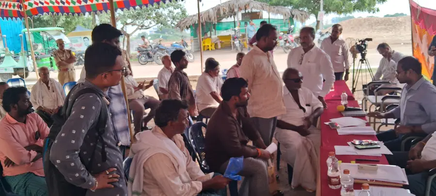 పొలాలు ఇచ్చాం..స్థలాలు కూడా ఇవ్వాలా..? image 1