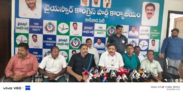 కాకినాడ ఎంఎల్ఎ, మాజీ ఎంఎల్ఎ మధ్య మాటల యుద్ధం image 1