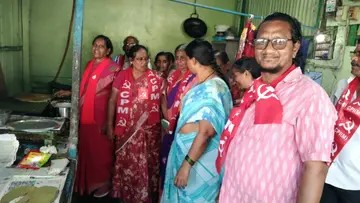 ప్రజా సమస్యల పరిష్కారానికి సిపిఎం అభ్యర్థులను గెలిపించండి
- మున్సిపల్‌, కార్పొరేషన్‌ అభ్యర్థుల అభ్యర్ధన image 1
