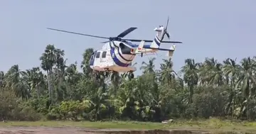 సింగపూర్ నౌకలోని సిబ్బంది సురక్షితం
- రక్షించిన కోస్ట్ గార్డ్ అధికారులు image 1