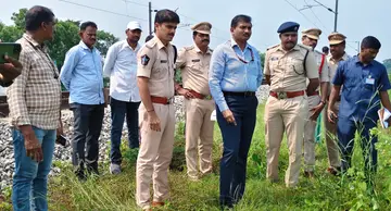 యువతి మృతిపై ముమ్మర దర్యాప్తు
- ఆంధ్రా, అసోం రాష్ట్రాల ముఖ్యమంత్రుల జోక్యం
- సంఘటనా స్థలాన్ని పరిశీలించిన అసోం ఐజి జి.వి.శివప్రసాద్ image 1