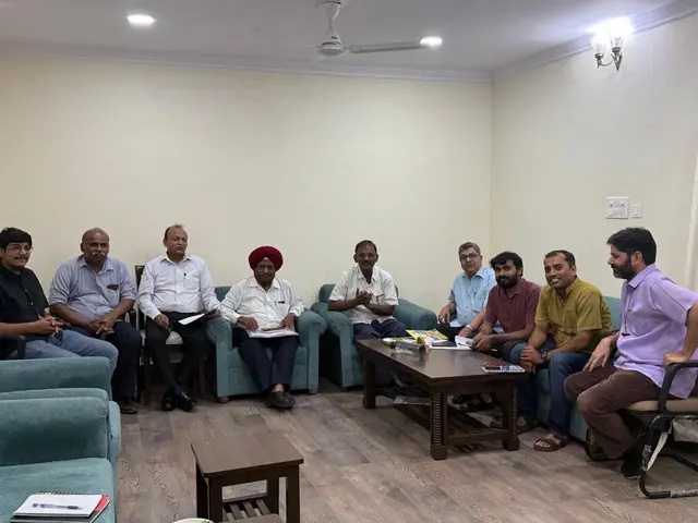 ఉపాధికి రూ.2 లక్షల కోట్ల ప్యాకేజీ ఇవ్వాలి
పట్టణ పేదలకూ ఉపాధి హామీ అమలు చేయాలి
అక్టోబర్ 2న దేశవ్యాప్త ఆందోళనలు
వ్యవసాయ, గ్రామీణ కార్మిక సంఘాల జాతీయ వేదిక పిలుపు image 1