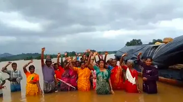‘పోలవరం’ పరిహారం కోసం జలదీక్ష image 1