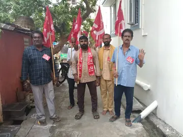 సమస్యల పరిష్కారానికి సిపిఎం అభ్యర్ధులను గెలిపించాలి
ప్రచార కార్యక్రమంలో ఆపార్టీ కార్పొరేటర్‌ అభ్యర్ధులు image 1