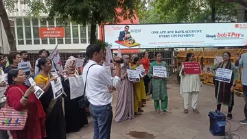 మహిళలకు రక్షణ కల్పించలేని ప్రభుత్వాలు ఎందుకు?
అత్యాచారాలు, హింసపై జంతర్మంతర్ వద్ద ప్రజాసంఘాల ఆందోళన
కేంద్ర, ఢిల్లీ ప్రభుత్వాల వైఫల్యంపై తీవ్ర ఆగ్రహం image 1