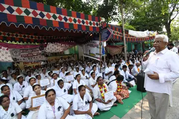 మూడో రోజూ కొనసాగిన 
వైద్య, ఆరోగ్య శాఖ కాంట్రాక్టు ఉద్యోగుల సమ్మె image 1