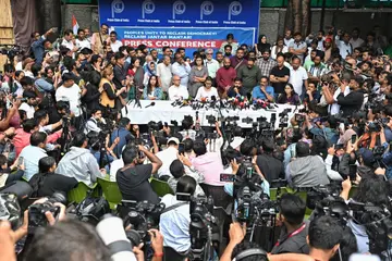 ఉద్యమకేంద్రంగా
జంతర్మంతర్ పునరుద్ధరించాల్సిందే
- సిఇసిగా జ్ఞానేష్ తక్షణమే రాజీనామా
- నిరసనకారులను విడుదల చేయాలి
- మీడియా సమావేశంలో విద్యార్థి, యువజన, పౌర సంఘాల నేతల డిమాండ్
- భారీ సంఖ్యలో హాజరైన మీడియా ప్రతినిధులు image 1