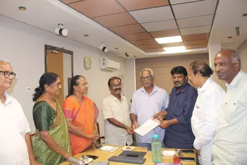 సిపిఎం నేతలను కలిసి సిపిఐ ప్రతినిధి బృందం
- రౌండ్ టేబుల్ సమావేశానికి ఆహ్వానం image 1