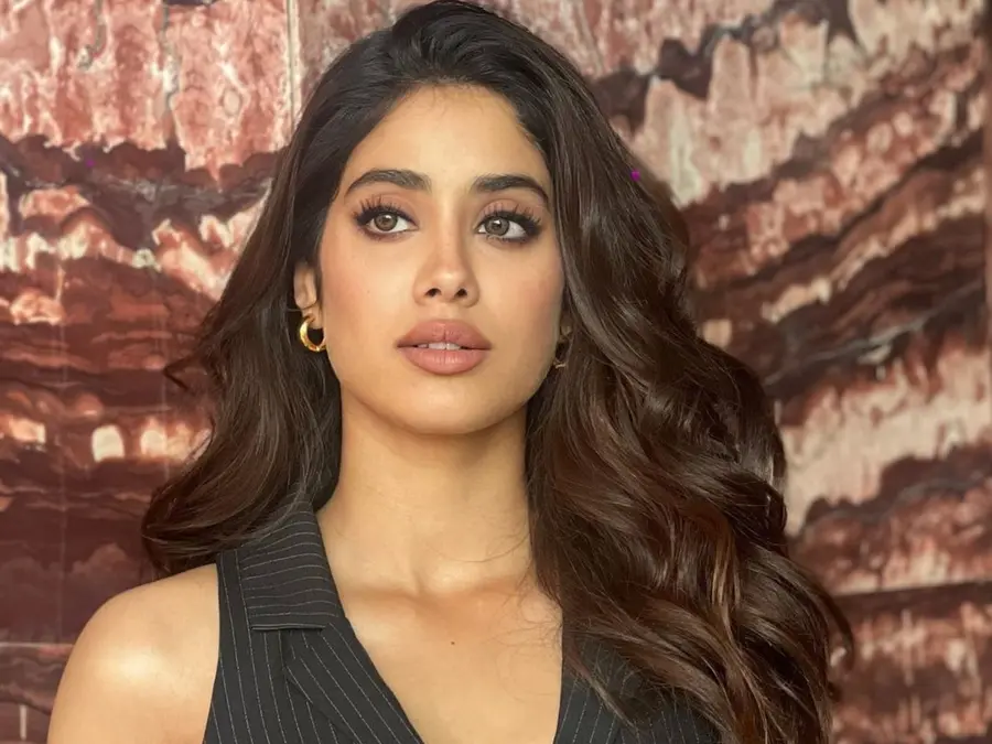 అందుకే మాట్లాడలేదు.. : జాన్వీకపూర్ image 1