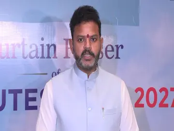 దేశంలో 66 కొత్త విమానాశ్రయాల నిర్మాణం..
మంత్రి రామ్మోహన్ నాయుడు వెల్లడి image 1