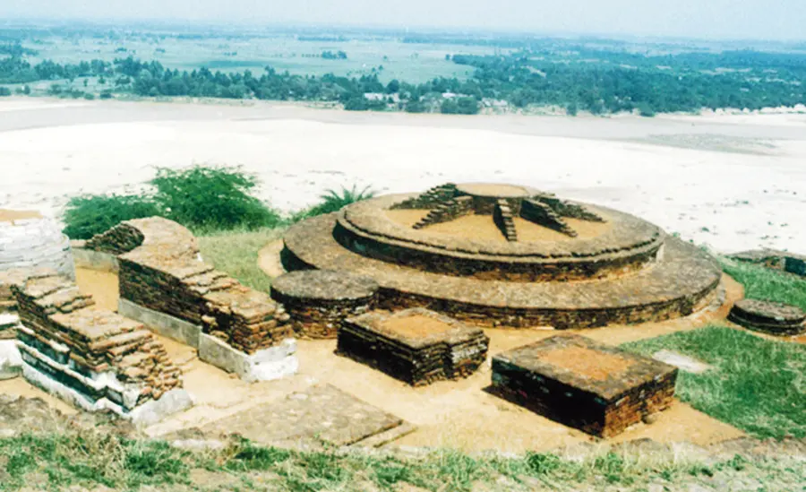 Salihundam-Srikakulam-Buddhist-pilgrims.jpg