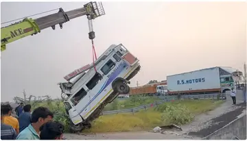 రాజస్థాన్‌లోని కోటాలో దారుణం
- కాలువలో మినీ బస్సు పడిపోవడంతో 8 మంది మృతి image 1