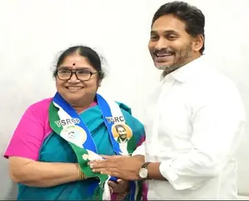 వైసిపిలో చేరిన గుండ లక్ష్మీదేవి image 1