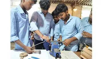 సాంకేతిక విద్యతో ఉపాధి అవకాశాలు అపారం