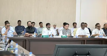 తెలంగాణ సంస్కృతి, విశిష్టత ప్రతిబింబించేలా సమ్మిట్‌‌ని నిర్వహించాలి
- ఐటీ, పరిశ్రమల శాఖ మంత్రి దుద్దిళ్ల శ్రీధర్ బాబు
‎ప్రజాశక్తి - హైదరాబాద్‌ బ్యూరో image 1