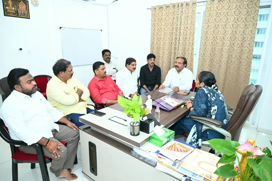 హాస్టళ్లలో జాగ్రత! 
- వర్షాల నేపథ్యంలో మంత్రి సవిత హెచ్చరిక image 1