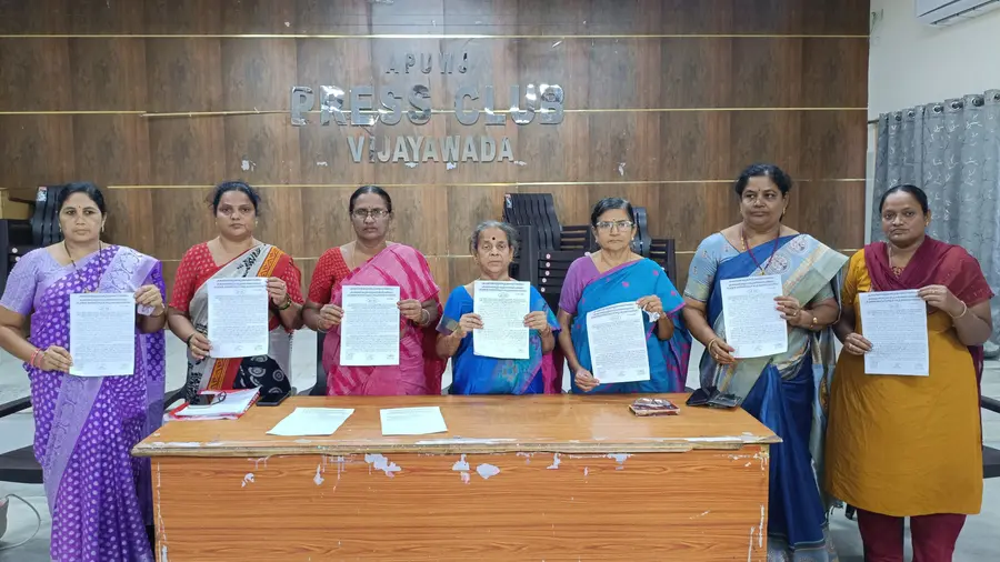 అంగన్‌‌వాడీల వేతనాలు పెంచాలి
- పలు సంఘాల డిమాండ్‌ image 1