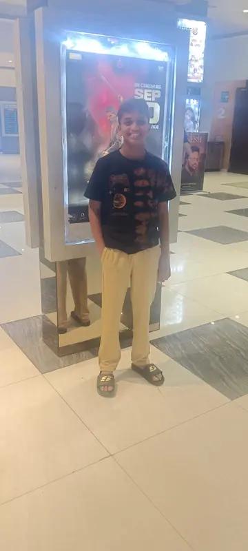 రుషికొండ బీచ్లో ముగ్గురు విద్యార్థులు గల్లంతు
- ఒకరు మృతి - ఇద్దరి కోసం గాలింపు image 1