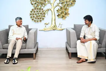 నదుల అనుసంధానంతోనే భవిష్యత్తు
-భేటీలో చంద్రబాబు, విజయ్
-చెన్నై తాగునీటి అవసరాలు తీర్చాలని కోరిన తమిళనాడు సిఎం image 1