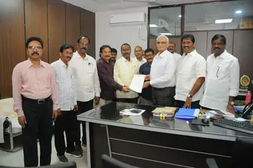 1,450 విద్యుత్ బస్సుల టెండర్లను రద్దు చేయండి
-ఆర్టిసి జెఎసి డిమాండ్ image 1