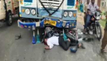 Young lawyer dies in road accident