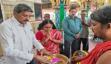 Gold bindi worth Rs. 50,000 presented to Goddess Kanaka Durgamma