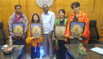 Paparao accords a warm welcome to the Thailand delegation.