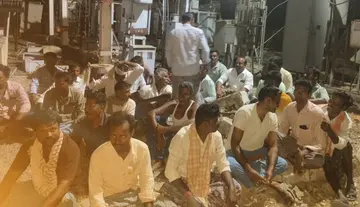 Farmers stage midnight protest over power cuts.