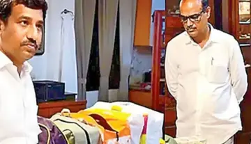 Inspector arrested for taking a bribe of Rs 5 crore