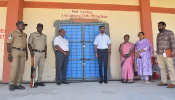 ఈవీఎం గోదాం పరిశీలించిన కలెక్టర్ వినోద్ కుమార్