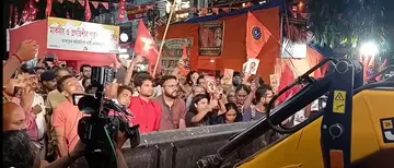 బుక్‌‌స్టాల్స్‌ పైకి బుల్డోజర్లు
- బెంగాల్‌‌లో బిజెపి ప్రభుత్వ నిరంకుశత్వం
- పోలీసు బలప్రయోగంతో అన్ని స్టాల్స్‌ ఖాళీ
-సంఘ్ పరివార్‌ స్టాల్స్‌ జోలికి వెళ్లని అధికారులు image 1