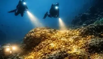 Gold and silver treasure on the ocean floor...! China identifies it.