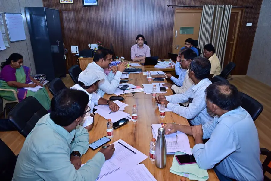 ఎన్నికల ఏర్పాట్లపై కలెక్టర్ సుమిత్ కుమార్ సమీక్ష