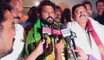 Tamil film hero Teja creates a buzz in Chittoor.