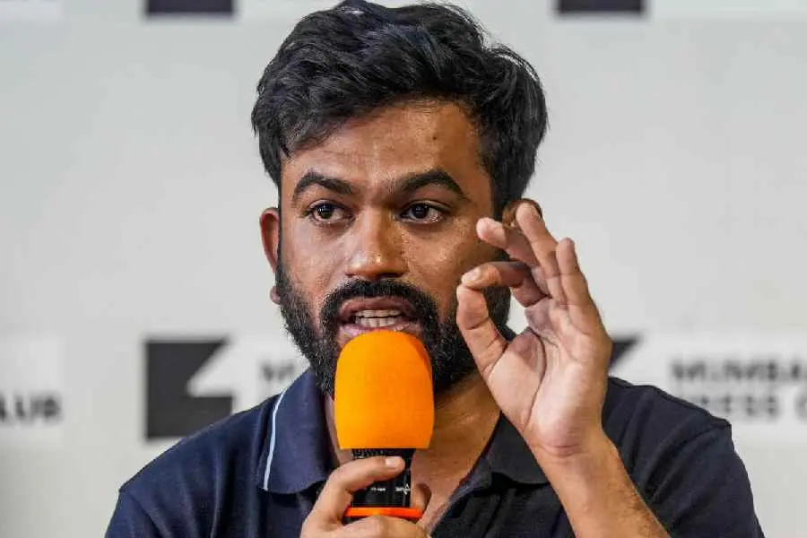 10న దేశవ్యాప్త ఆందోళనలు
- జంతర్‌ మంతర్‌ వద్ద కొనసాగిన ఉద్రిక్తత
- నేహా బోరా, యోగేంద్ర యాదవ్‌ సహా పలువురు నిర్బంధం
- మూడు ఎఫ్‌ఐఆర్‌‌లు నమోదు చేసిన పోలీసులు
- గ్రామాల్లో దిష్టి బొమ్మ దగ్దానికి సిఐటియు, ఎఐకెఎస్‌, ఎఐడబ్య్లూయు పిలుపు image 2