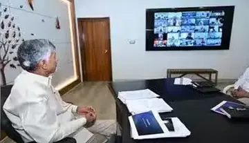 During the cyclone, carry out relief operations: CM Chandrababu