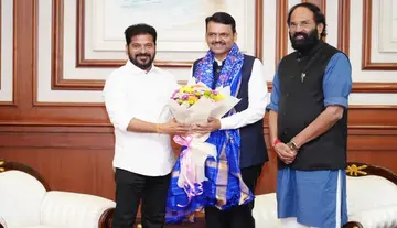 Telangana CM meets Maharashtra CM