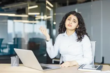 confusedbusinesswomanshrugginglaptopofficeyoungindianfeelingfrustrateduncertainindifferentgesture453300674-1782460635406-4771.jpg
