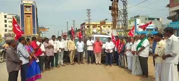 ‘అనంత’ రైతులను ఆదుకోండి
సిపిఎం జీపుజాతా ప్రారంభంలో గేయానంద image 1
