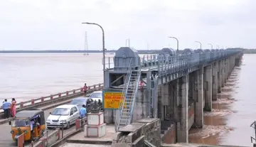 CM Chandrababu's visit to Rajahmundry – Renovation of Dowleswaram Barrage gates